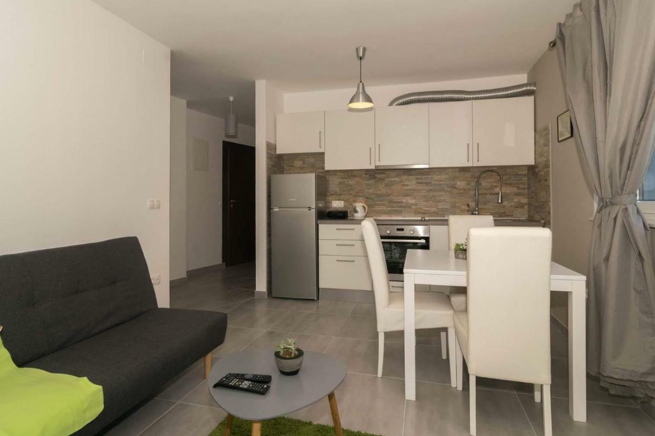 Apartmani Marinovic 扎达尔 外观 照片