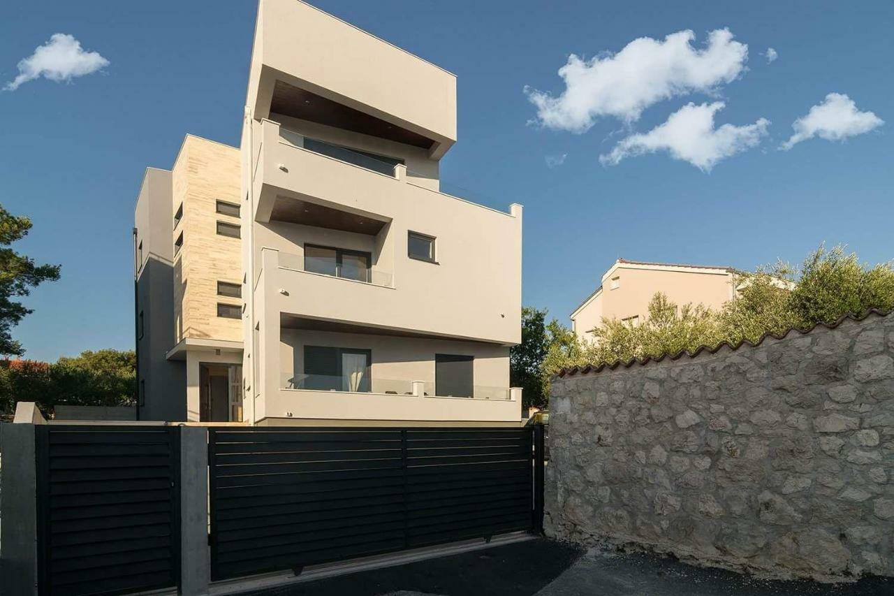 Apartmani Marinovic 扎达尔 外观 照片